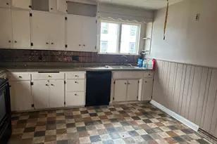 704 N Carver St, Winthrop, MN 55396 - Photo 5