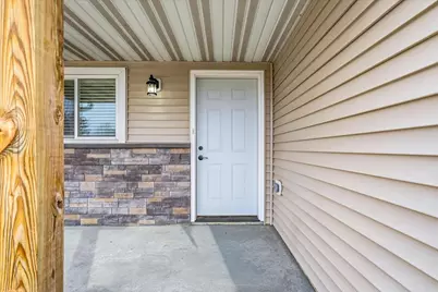 405 E Cheyenne Street, Roberts, WI 54023 - Photo 5