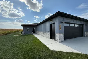 906 Funk Ave, Lakefield, MN 56150 - Photo 1