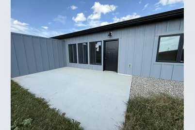 906 Funk Avenue, Lakefield, MN 56150 - Photo 3