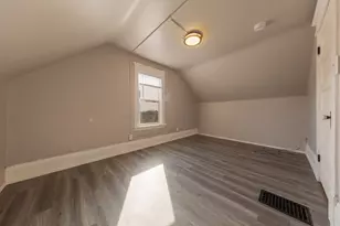 1002 Avon St N, Saint Paul, MN 55103 - Photo 17