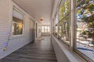 1002 Avon St N, Saint Paul, MN 55103 - Photo 3