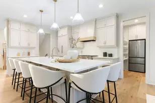 5609 Heather Ln, Edina, MN 55436 - Photo 9