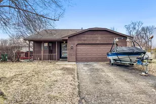 9733 Thomas Ave N, Brooklyn Park, MN 55444 - Photo 15