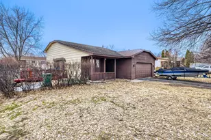 9733 Thomas Ave N, Brooklyn Park, MN 55444 - Photo 19