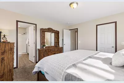 4553 Yates Avenue N, Crystal, MN 55422 - Photo 15