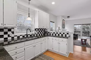 16235 Crystal Hills Dr, Lakeville, MN 55044 - Photo 7