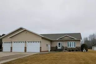 2033 Park Ave, Montevideo, MN 56265 - Photo 3