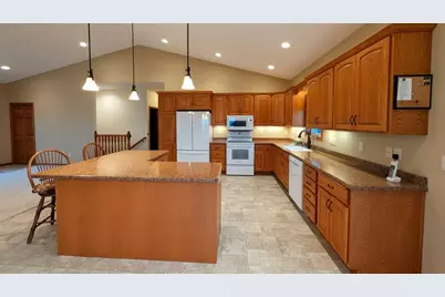 2033 Park Avenue, Montevideo, MN 56265 - Photo 11