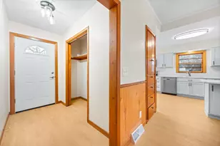 540 Brown St SW, Hutchinson, MN 55350 - Photo 11