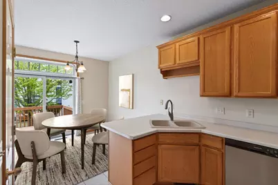 17582 Hackberry Court, Eden Prairie, MN 55347 - Photo 5