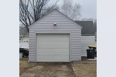 824 Collins Avenue, Windom, MN 56101 - Photo 3