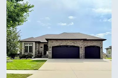 533 Hampton Drive W, Moorhead, MN 56560 - Photo 1