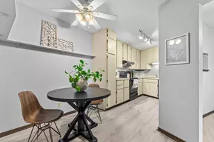 2485 Canabury Dr, Little Canada, MN 55117 - Photo 9