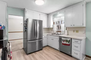 11019 Stanley Rd, Bloomington, MN 55437 - Photo 7