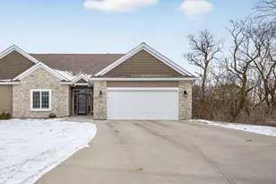 2908 Platinum Dr NE, Rochester, MN 55906 - Photo 3