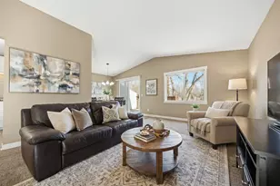 1091 Churchill Pl, Shoreview, MN 55126 - Photo 9