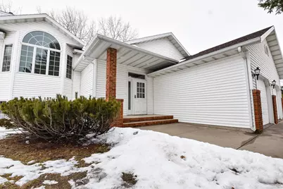 1807 33rd Street S, Moorhead, MN 56560 - Photo 3