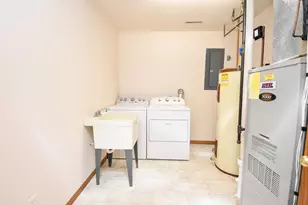 1807 33rd St S, Moorhead, MN 56560 - Photo 33