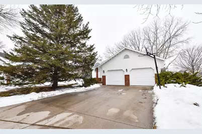 1807 33rd Street S, Moorhead, MN 56560 - Photo 1