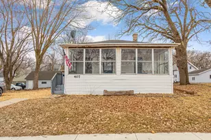 407 3rd St NE, Waseca, MN 56093 - Photo 3