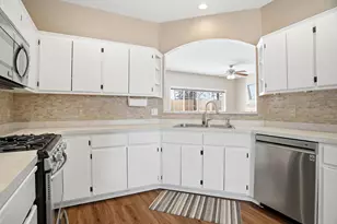 14701 Courtyard Cir, Burnsville, MN 55306 - Photo 11