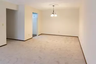 2690 Oxford St N, Roseville, MN 55113 - Photo 3