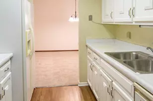 2690 Oxford St N, Roseville, MN 55113 - Photo 5