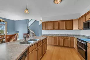 13827 Savanna Dr, Rogers, MN 55374 - Photo 5