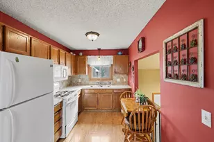 8714 Glasgow Ln, Saint Bonifacius, MN 55375 - Photo 7