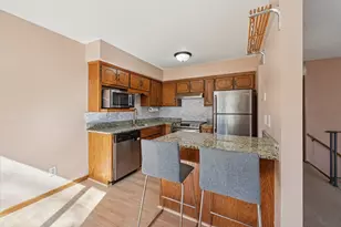 302 Sidney St E, Saint Paul, MN 55107 - Photo 13