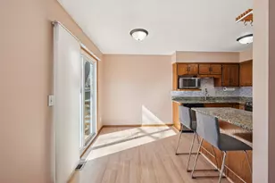 302 Sidney St E, Saint Paul, MN 55107 - Photo 17