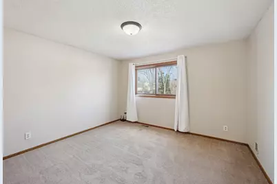 302 Sidney Street E, Saint Paul, MN 55107 - Photo 25