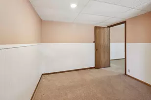 302 Sidney St E, Saint Paul, MN 55107 - Photo 35