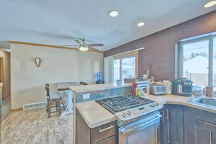 203 Wyandotte Rd, Hoyt Lakes, MN 55750 - Photo 11