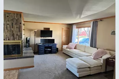 203 Wyandotte Road, Hoyt Lakes, MN 55750 - Photo 3