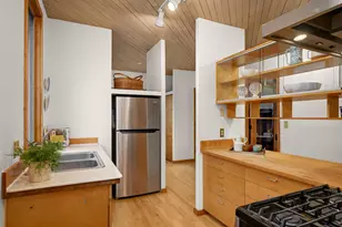 2421 Irving Ave S, Minneapolis, MN 55405 - Photo 15