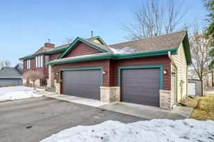 2658 Shadow Ln, Chaska, MN 55318 - Photo 3