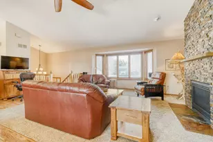 2658 Shadow Ln, Chaska, MN 55318 - Photo 7