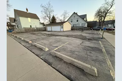 402 Center Street, Winona, MN 55987 - Photo 1