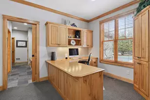 2121 Crestview Dr, Chanhassen, MN 55331 - Photo 19