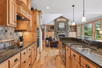 2121 Crestview Drive, Chanhassen, MN 55331 - Photo 15