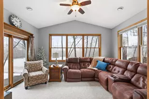 343 Sophia Ave E, Maplewood, MN 55117 - Photo 5