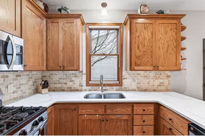 343 Sophia Avenue E, Maplewood, MN 55117 - Photo 9