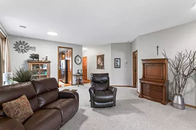 343 Sophia Avenue E, Maplewood, MN 55117 - Photo 7