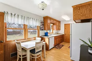 909 14th St W, Hastings, MN 55033 - Photo 3