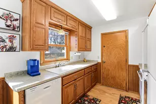 909 14th St W, Hastings, MN 55033 - Photo 9