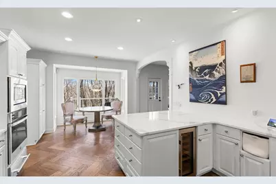 10692 Mount Curve Road, Eden Prairie, MN 55347 - Photo 7