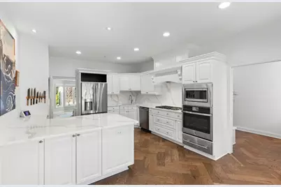 10692 Mount Curve Road, Eden Prairie, MN 55347 - Photo 5