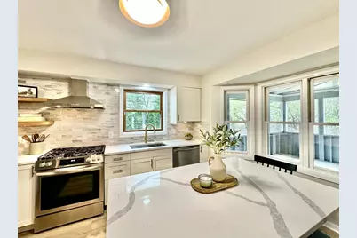 809 Wagon Wheel Trail, Mendota Heights, MN 55120 - Photo 11